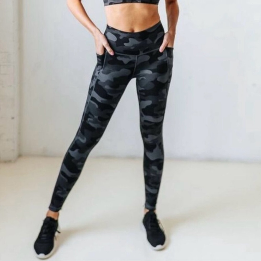 SENITA ATHLETICS Black Gray Shakti Camouflage Side Pocket Active Legging Size XS